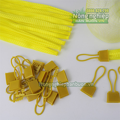 Túi lưới nhựa dài 25cm có móc khóa màu vàng (1kg)