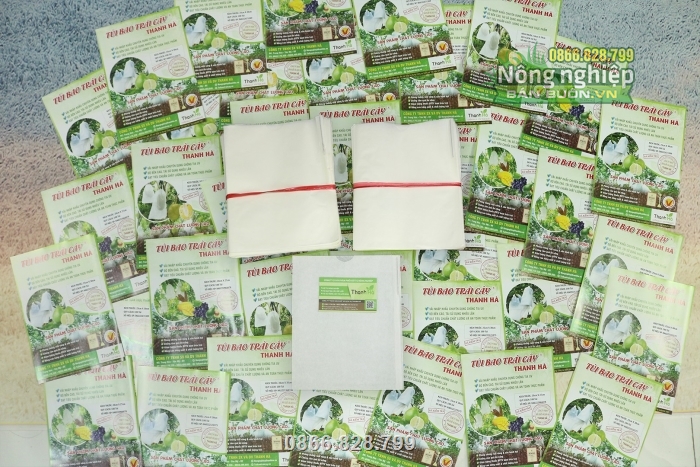 Mỗi bịch sản phẩm gồm 100 túi được đóng cẩn thận trước khi gửi hàng Mỗi bịch sản phẩm gồm 100 túi được đóng cẩn thận trước khi gửi hàng