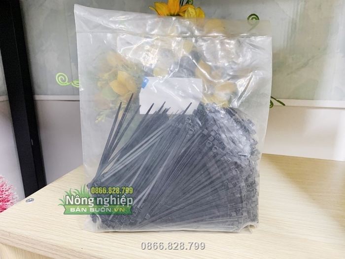 Có 2 màu đen- trắng cho khách hàng lựa chọn Có 2 màu đen- trắng cho khách hàng lựa chọn