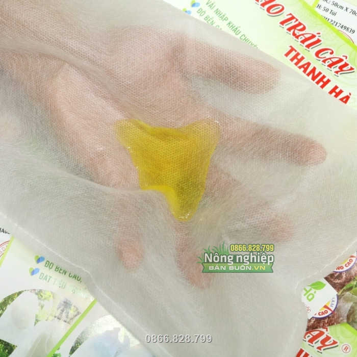 Túi có chứa bột nilon nên khả năng chống nước tốt Túi có chứa bột nilon nên khả năng chống nước tốt