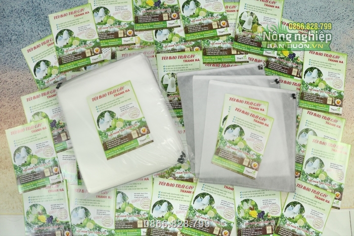 Bao bì đóng gói cẩn thận, mỗi bịch gồm 100 túi có tem nhãn mang thương hiệu riêng Bao bì đóng gói cẩn thận, mỗi bịch gồm 100 túi có tem nhãn mang thương hiệu riêng
