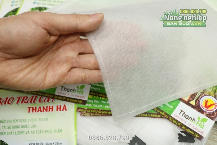 Các đường may bằng chỉ đều đẹp, chắc chắn, tỉ mỉ Các đường may bằng chỉ đều đẹp, chắc chắn, tỉ mỉ