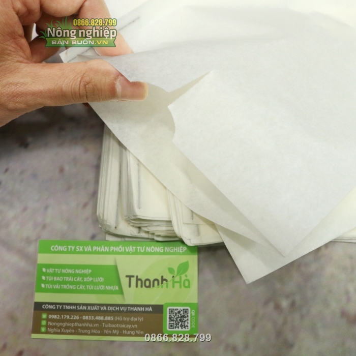 Túi chất liệu giấy được pha thêm bột nilon giúp túi bền hơn